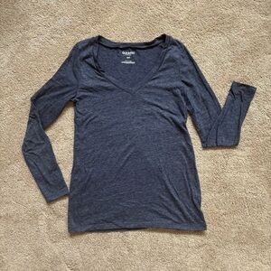 Old Navy Women's Gray V-Neck Top